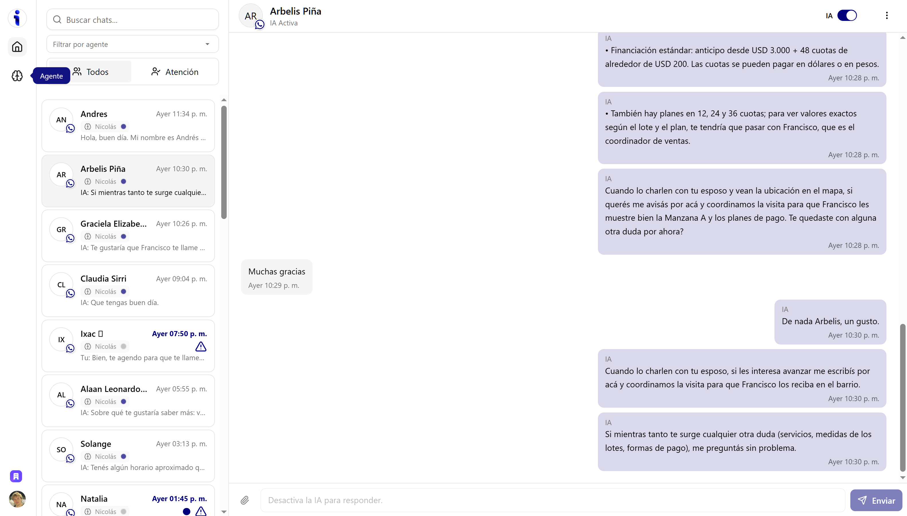 Interfaz del CRM de Intely mostrando conversaciones automatizadas